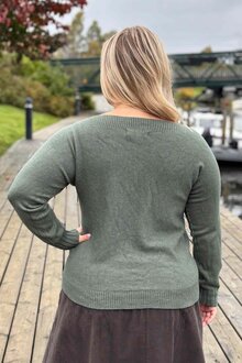 Marta-du-Chateau-Fallon-Stickad-Troja-Dam-Military-3
