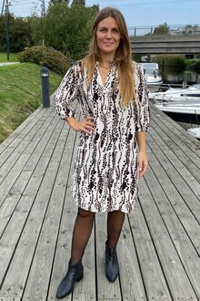 Marta-du-Chateau-Goldie-Klanning-Dam-Nero-10