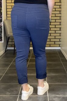 Marta-du-Chateau-Kalie-Ankelbyxa-Dam-Jeans-Scuro-11