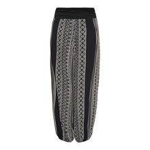 Marta-du-Chateau-Lyra-Byxa-Dam-Black-White-3