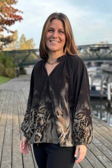 Marta-du-Chateau-Una-Blus-Manchester-Dam-Moro-11