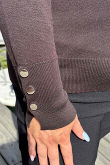 Micha-Carrie-V-ringad-Pullover-Dam-Brown-2