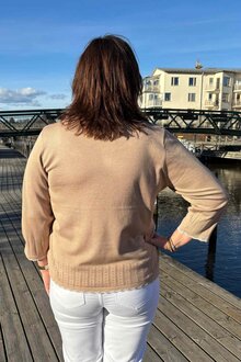 Micha-Charity-Rundhalsad-Pullover-Dam-Warm-Sand-12