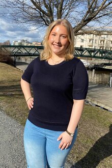 Micha-Dominica-Kortarmad-Pullover-Dam-Navy-10
