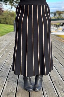 Micha-Hetty-Kjol-Dam-Black-Came-10