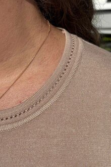 Micha-Khloe-Rundhalsad-Pullover-Dam-Camel-12