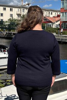 Micha-Khloe-Rundhalsad-Pullover-Dam-Navy-13
