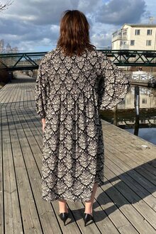 Miss-Lady-Margot-Klanning-Dam-Black-2