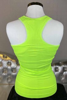 Racerback-Seamlesslinne-Gron-2