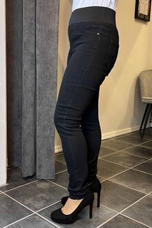 Shantal-PA-Denim-Byxa-Hog-Midja-Dam-Black-11