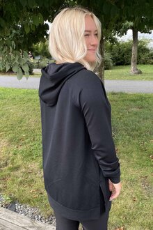 Soyaconcept-Banu-Oversize-Hoodie-Dam-Black-21