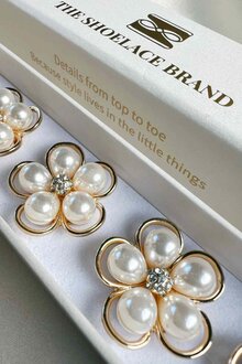 The-Shoelace-Brand-Felicia-Knappsmycke-6-pack-Gold-Framed-Pearl-Flower-2