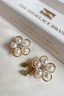 The-Shoelace-Brand-Felicia-Knappsmycke-6-pack-Gold-Framed-Pearl-Flower-3