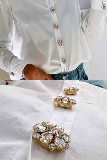 The-Shoelace-Brand-Signe-Knappsmycke-6-pack-White-Flower-Gold-2