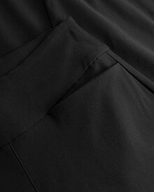 Thea-Straight-ML-Byxa-Dam-Black-LauRie--Smilebutiken-5
