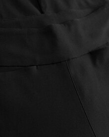 Thea-Straight-ML-Byxa-Dam-Black-LauRie--Smilebutiken-6