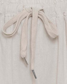 Thilde-Langa-Shorts-Dam-Beige-Marta-du-Chateau--Smilebutiken-2