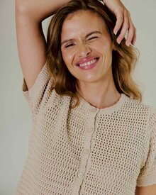 Tota-Kortarmad-Cardigan-Dam-Silver-Mink-Freequent--Smilebutiken-2