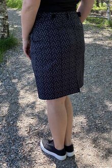 Tuxer-Hollie-Stretch-Skort-Dam-Black-Print-12