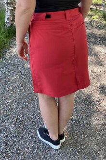 Tuxer-Hollie-Stretch-Skort-Dam-Red-12