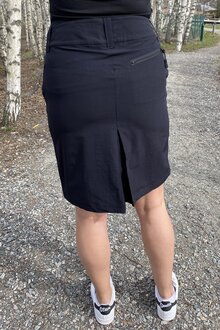 Tuxer-Siri-Stretch-Skort-Dam-Svart-21