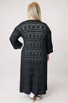 Virkad-kaftan-black---Betty-fran-Chica-london--Smilebutiken-2