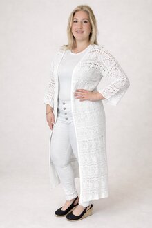 Virkad-kaftan-white---Betty-fran-Chica-london--Smilebutiken-1