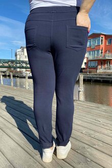 Vivichy-Andrea-Ankelbyxa-Dam-Navy-2