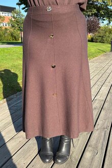 Voyelle-Villemo-Stickat-Set-Dam-Coffee-3