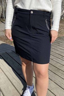 Way-Of-Sweden-Annika-Outdoor-Stretch-Skort-Dam-Svart-30