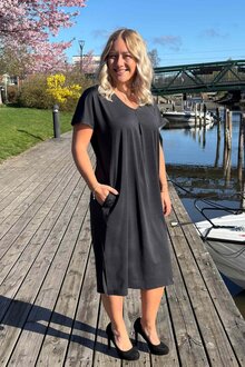 Way-Of-Sweden-Carina-Klanning-Dam-Black-6