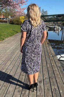 Way-Of-Sweden-Carina-Klanning-Dam-Fantasy-Black-4