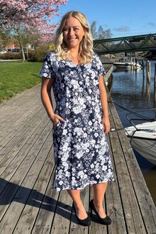 Way-Of-Sweden-Carina-Klanning-Dam-Flow-Dark-Navy-6