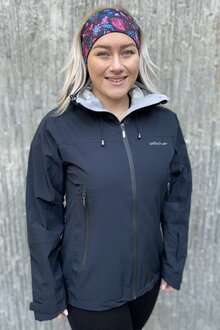 Way-Of-Sweden-Kerstin-Skaljacka-Dam-Svart-11