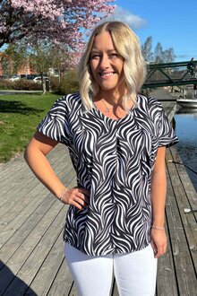 Way-Of-Sweden-Lovisa-Topp-Dam-Fantasy-Black-1