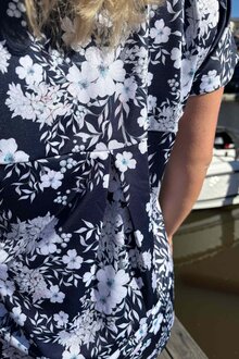 Way-Of-Sweden-Lovisa-Topp-Dam-Flow-Dark-Navy-4