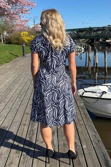 Way-Of-Sweden-Maria-Klanning-Dam-Fantasy-Dark-Navy-2