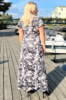 Way-Of-Sweden-Maxi-Klanning-Dam-Flow-Black-3