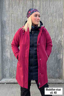 Way-Of-Sweden-Supreme-Softshellkappa-Dam-Hallonrod-55