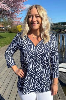Way-Of-Sweden-Veronica-Topp-Dam-Fantasy-Dark-Navy-1