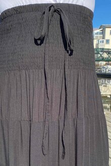 YU-YI-Fashion-Juliette-Kjol-Dam-Black-2