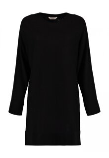 Zabaione-Constanza-Stickad-Lang-Troja-Dam-Black-1