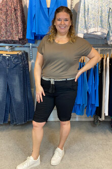 Zabaione-Kaira-Stretch-Shorts-Dam-Black-11