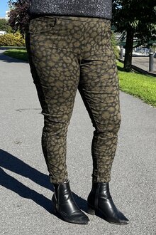 Zabaione-Lara-44-Ankelbyxa-Dam-Khaki-2