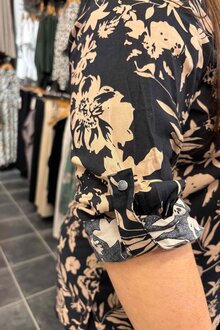 Zabaione-Leni-Blus-Dam-Black-11